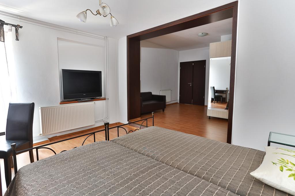 Vatra Accommodation ブカレスト エクステリア 写真