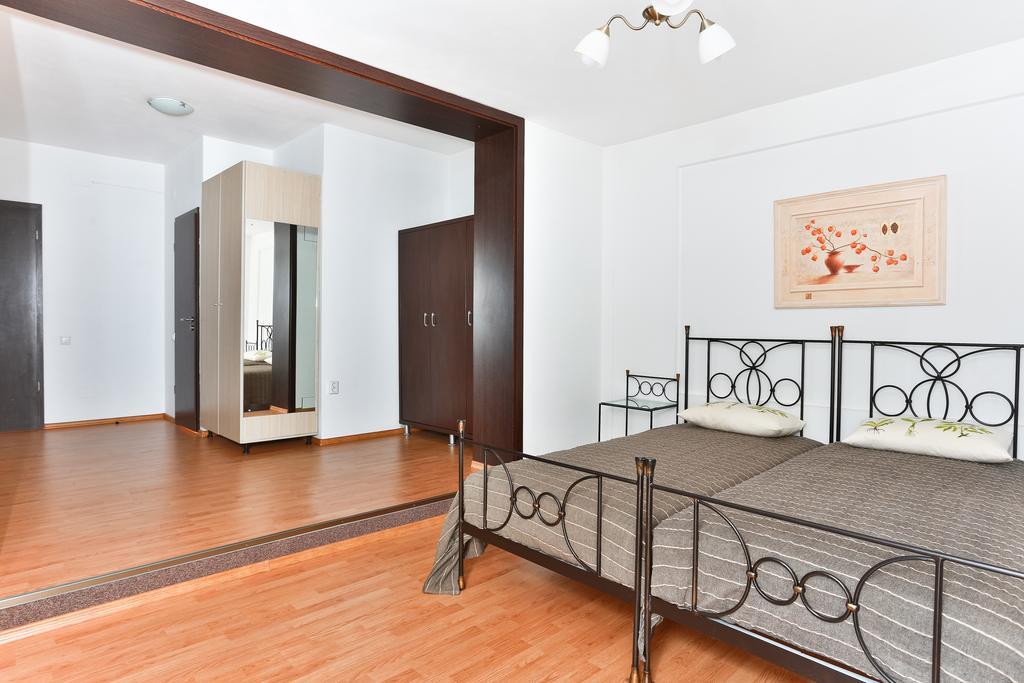Vatra Accommodation ブカレスト エクステリア 写真