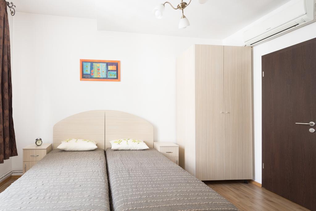 Vatra Accommodation ブカレスト エクステリア 写真