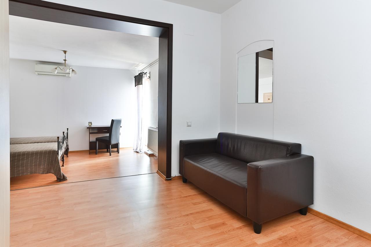 Vatra Accommodation ブカレスト エクステリア 写真